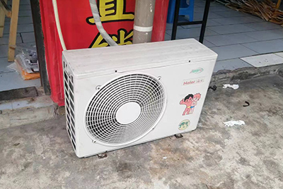 赤壁空调突然不制冷只吹自然风怎么办？